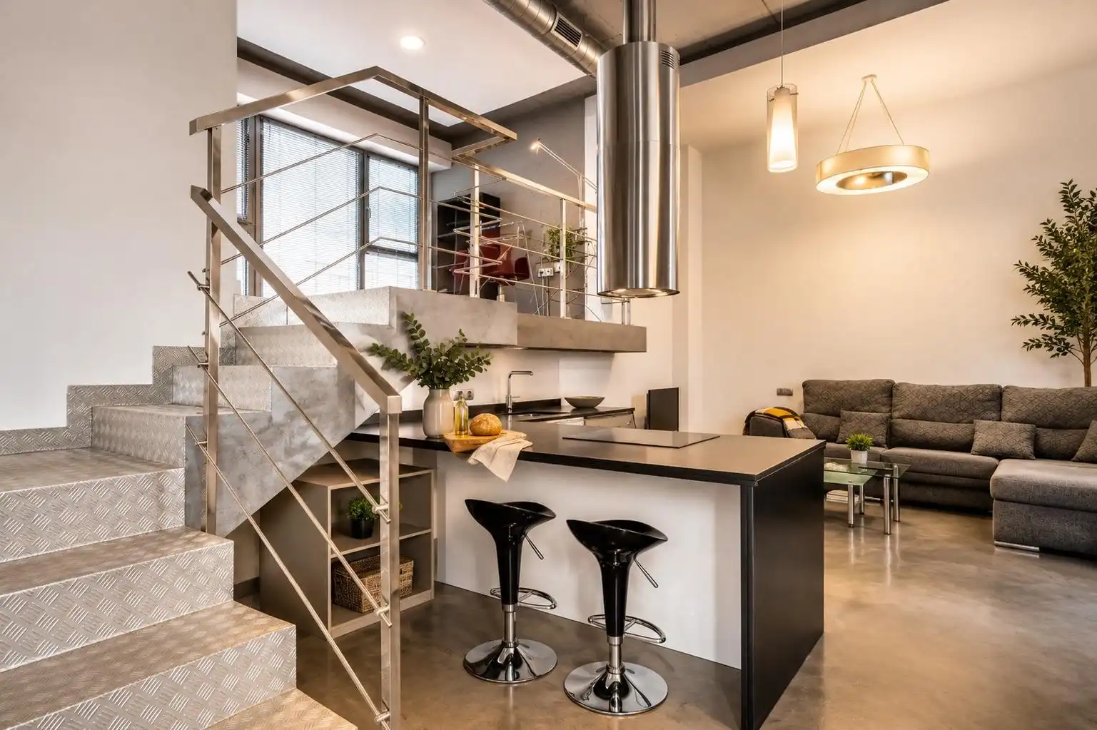 Cuina de Loft de lloguer en Almería amb Aire condicionat, Calefacció i Moblat