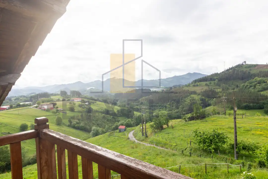 Terrassa de Finca rústica en venda en Ermua amb Calefacció, Jardí privat i Moblat