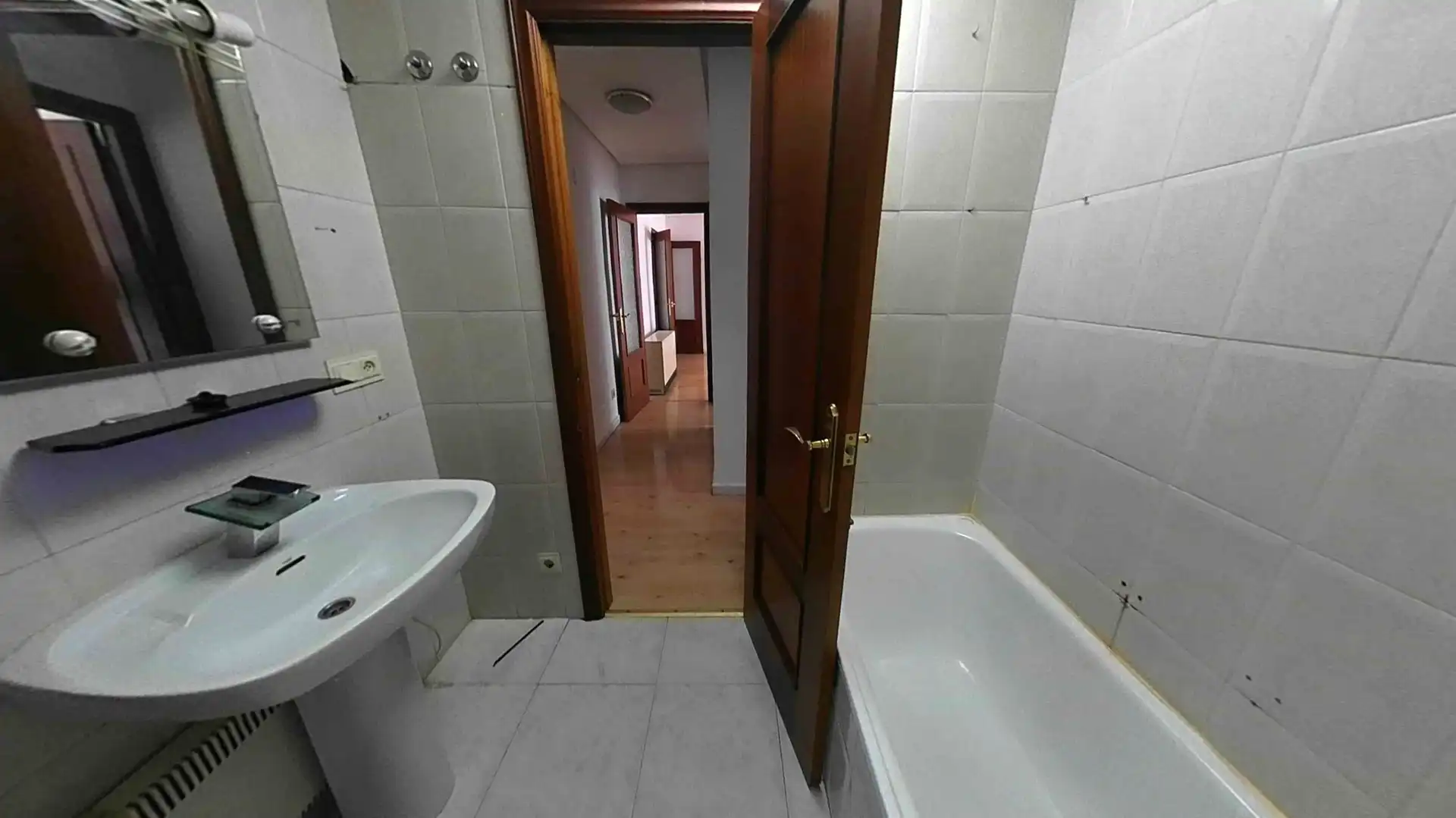 Badezimmer von Wohnung zum Verkauf in Benavente mit Heizung, Ofen und Balkon