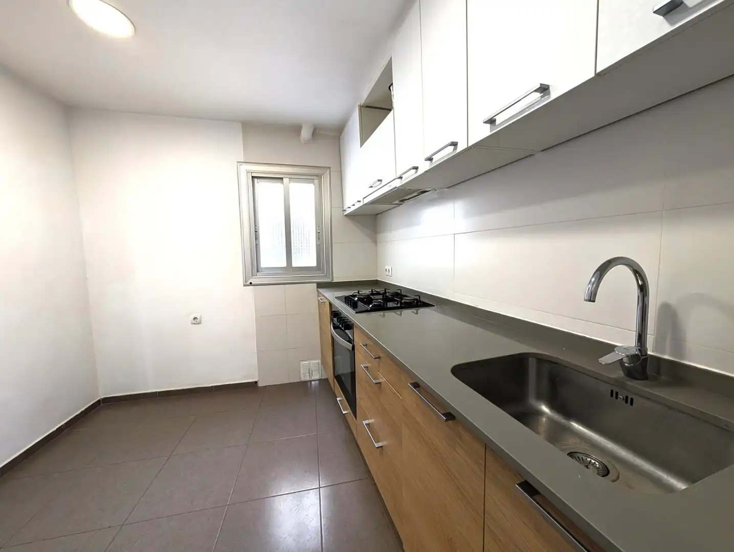 Cocina de Dúplex en venta en Sant Vicenç Dels Horts con Aire acondicionado, Calefacción y Terraza