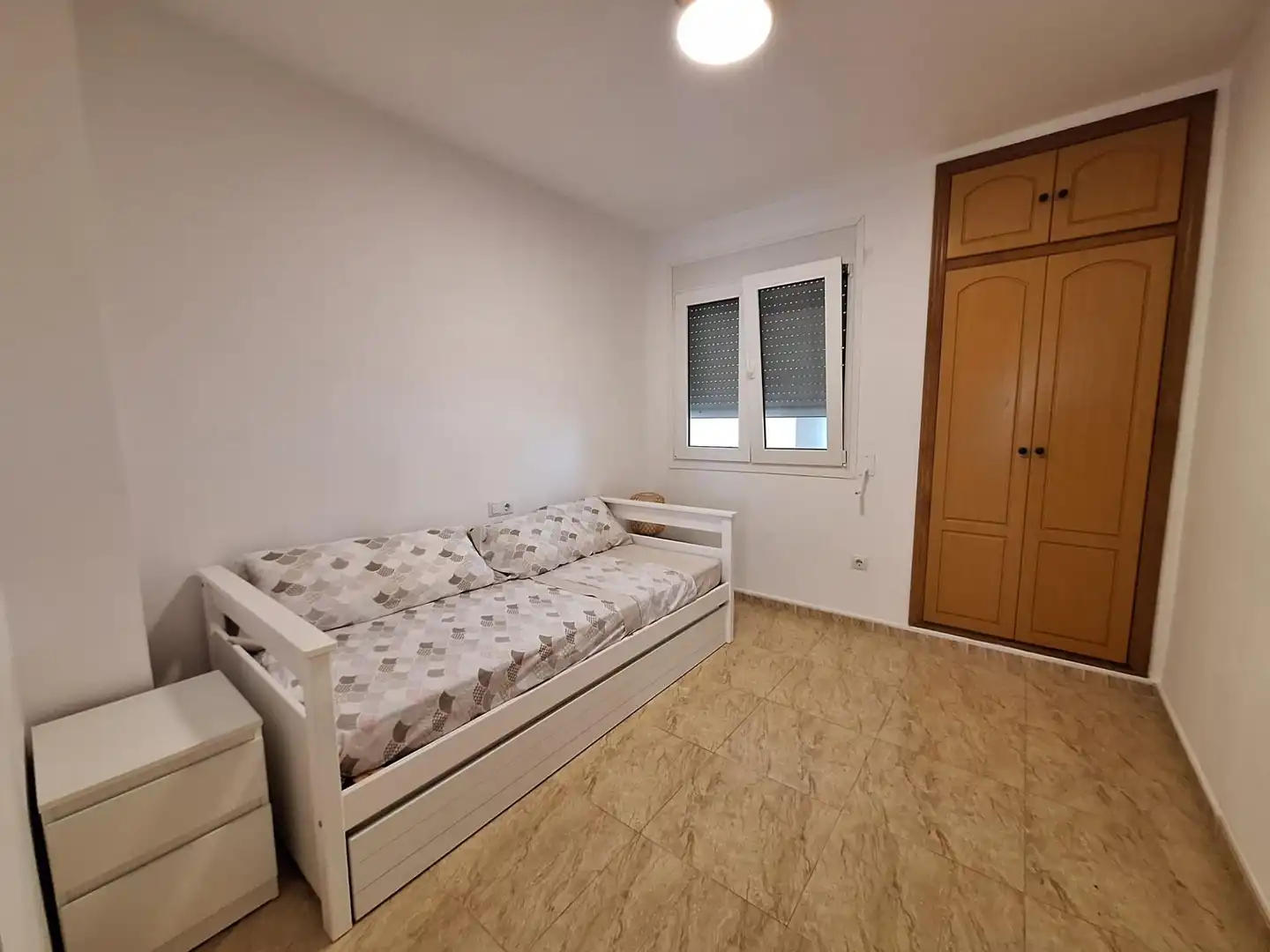 Habitación de Apartamento en venta en Tavernes de la Valldigna con Terraza y Piscina comunitaria
