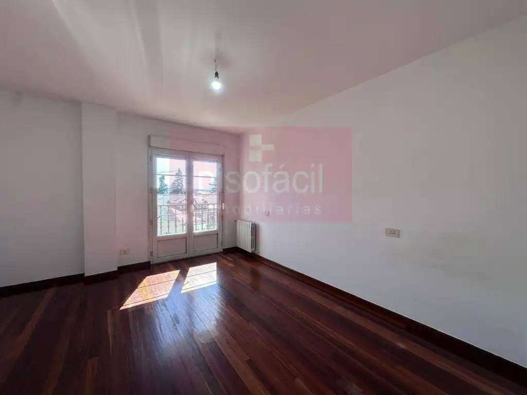 Bedroom of Flat for rent in Lugo