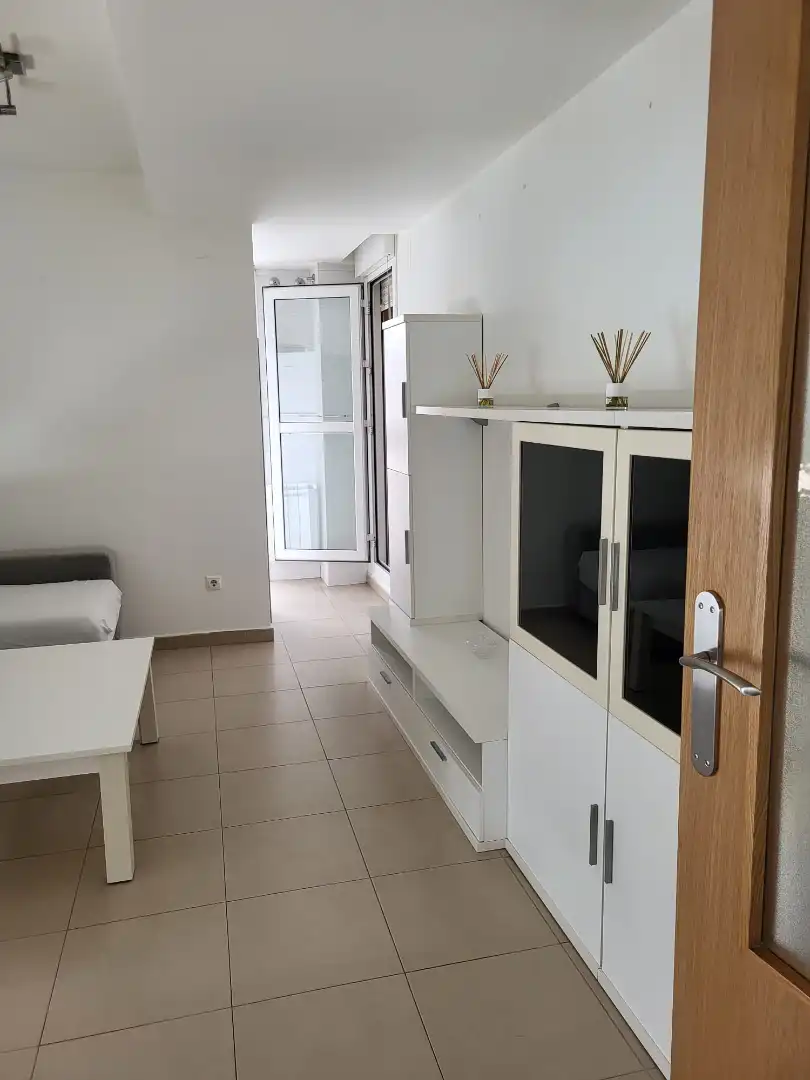 Wohnzimmer von Wohnungen zur Miete in Marchamalo mit Abstellraum und Möbliert