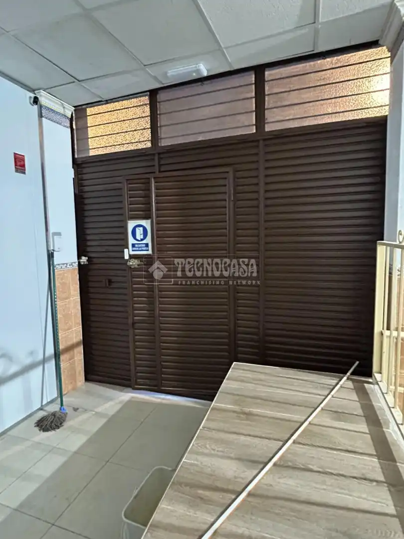 Traster de lloguer a Caballería Española