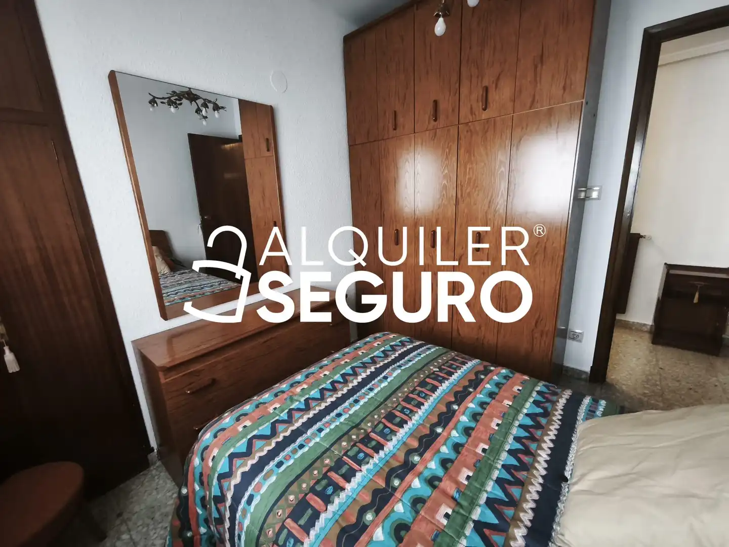 Piso de alquiler en del Sepulcro , La Magdalena