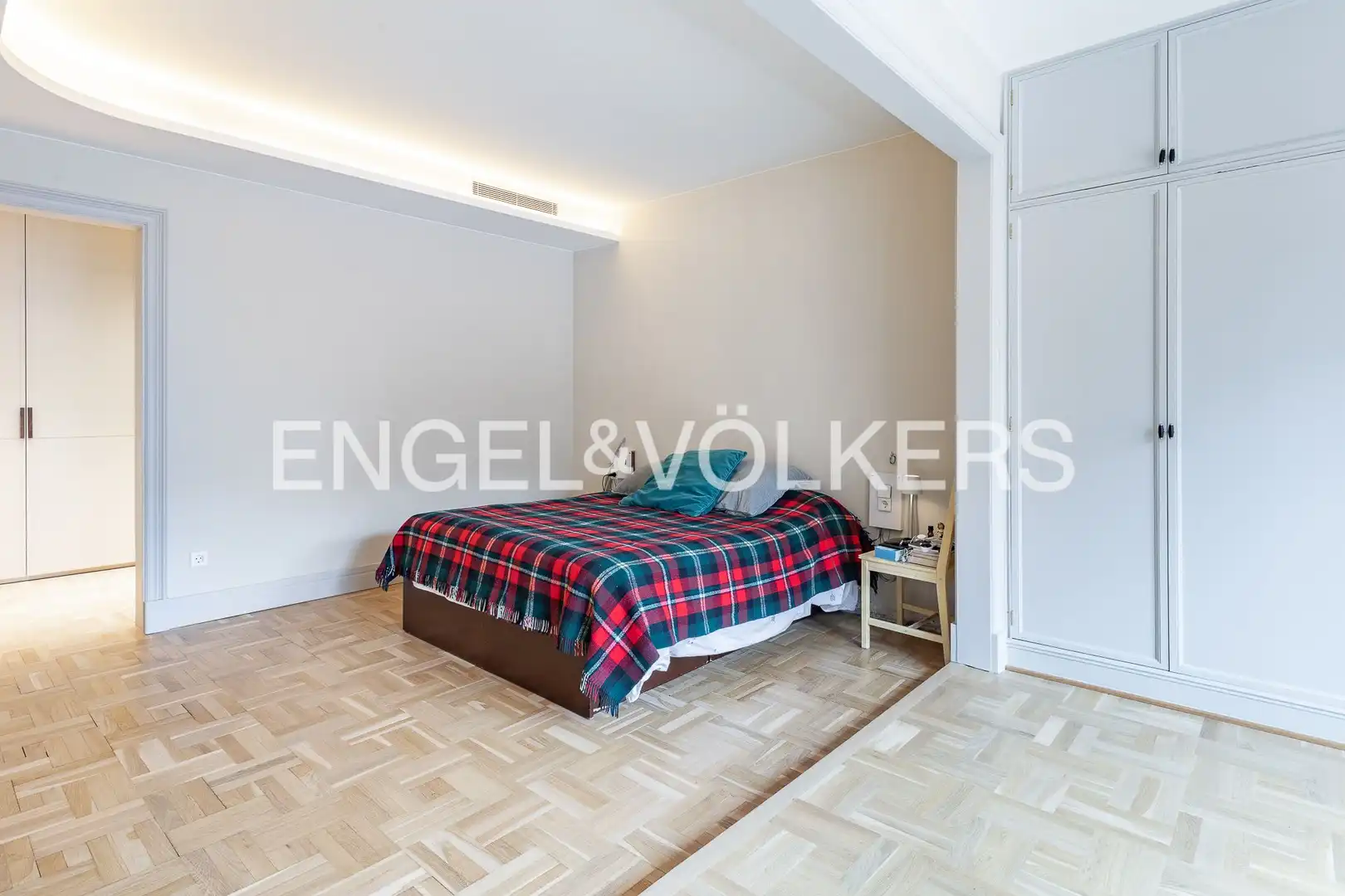 Bedroom of Flat for sale in Barcelona  with Air Conditioner, Heating and Parquet flooring