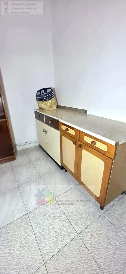 Cuina de Pis de lloguer en Villadangos del Páramo amb Calefacció, Parquet i Moblat