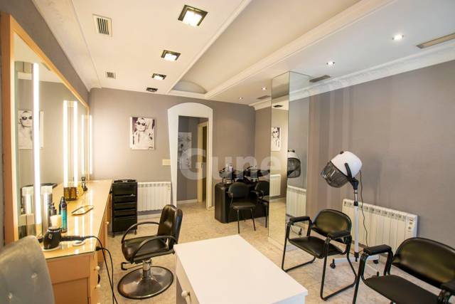 Local comercial en Venta en Grupo Legazpi en Zumarraga