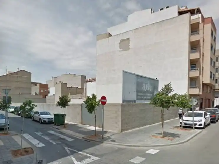 Terreny residencial en venda a Carrer de la Constitució Espanyola 29, imagen 3