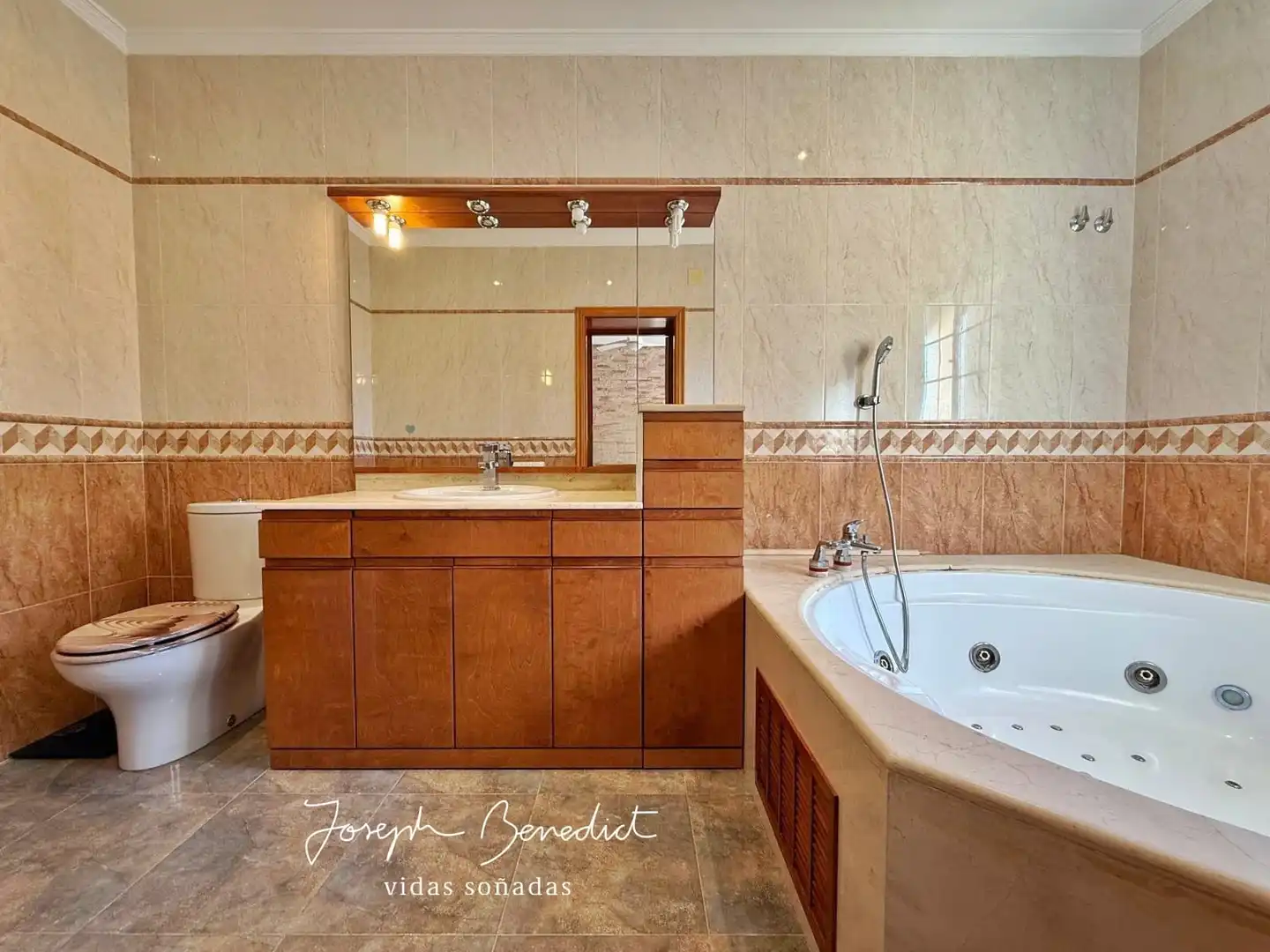 Bathroom of Houses for sale in Begues  with Air Conditioner, Heating and Private garden