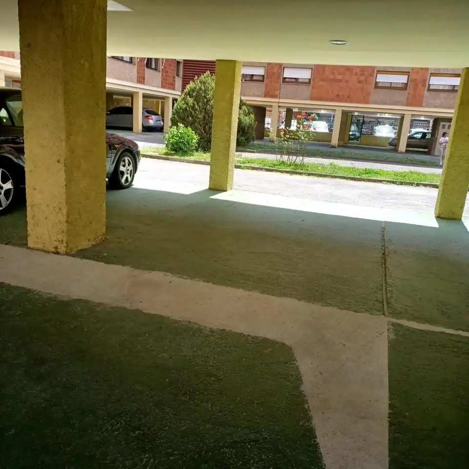 Parkplatz von Wohnung zur Miete in Ourense Capital  mit Heizung, Privatgarten und Möbliert