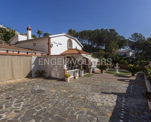 Vista exterior de Casa o xalet en venda en Sant Pere de Ribes amb Aire condicionat, Calefacció i Jardí privat