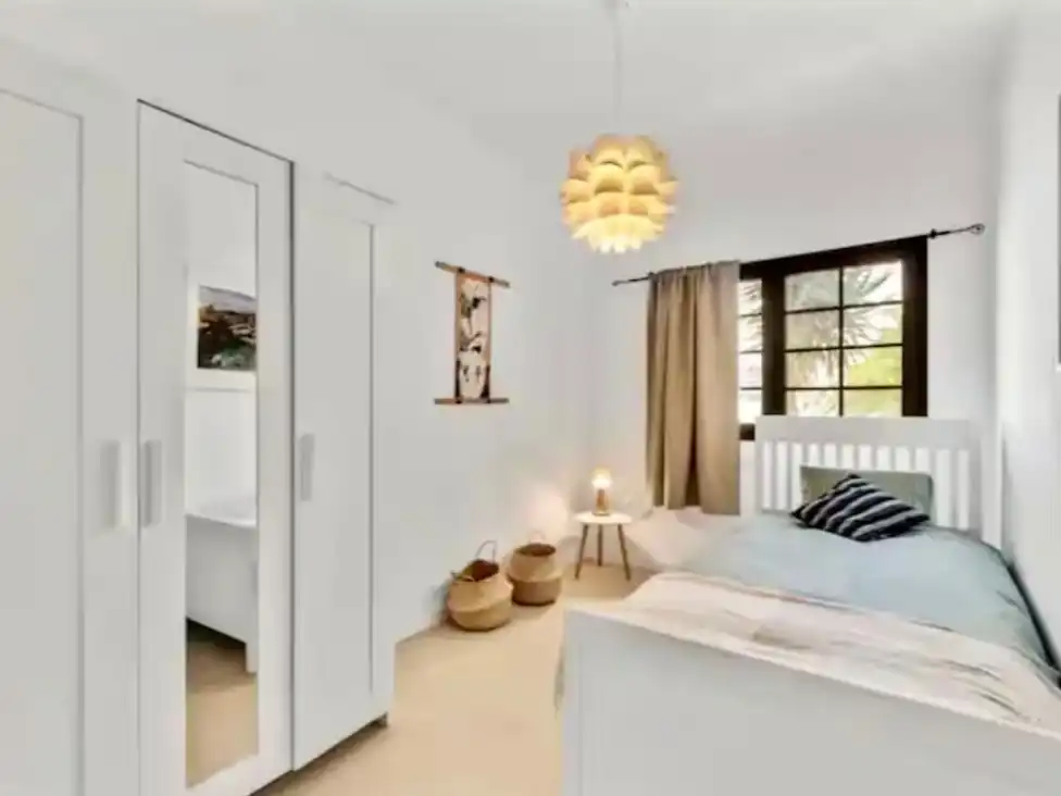 Habitación de Piso en venta en San Bartolomé con Jardín privado, Terraza y Trastero