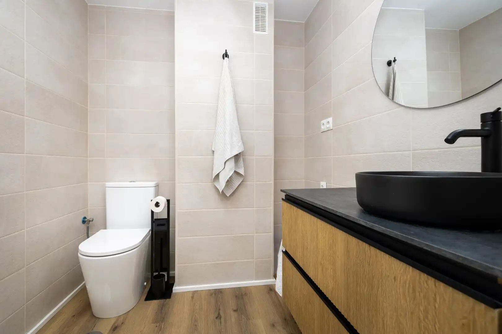 Badezimmer von Maisonette zum Verkauf in Salobreña mit Klimaanlage, Heizung und Terrasse