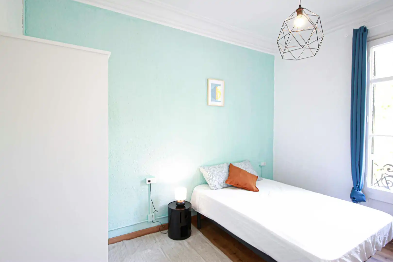 Habitación de Piso para compartir en  Barcelona Capital con Calefacción, Amueblado y Lavadora