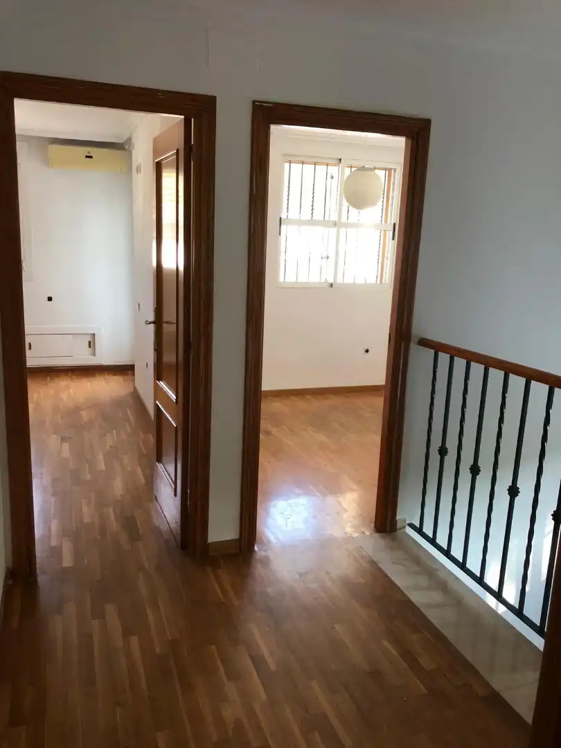 Casa adosada en venta en Gilet con Calefacción, Jardín privado y Parquet