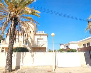 Vista exterior de Casa o xalet en venda en Orihuela amb Aire condicionat, Calefacció i Terrassa