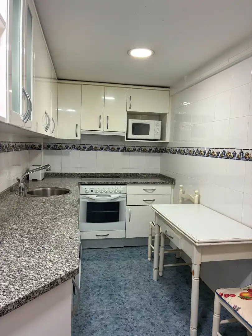 Cocina de Piso en venta en Zaragoza con Calefacción, Amueblado y Horno