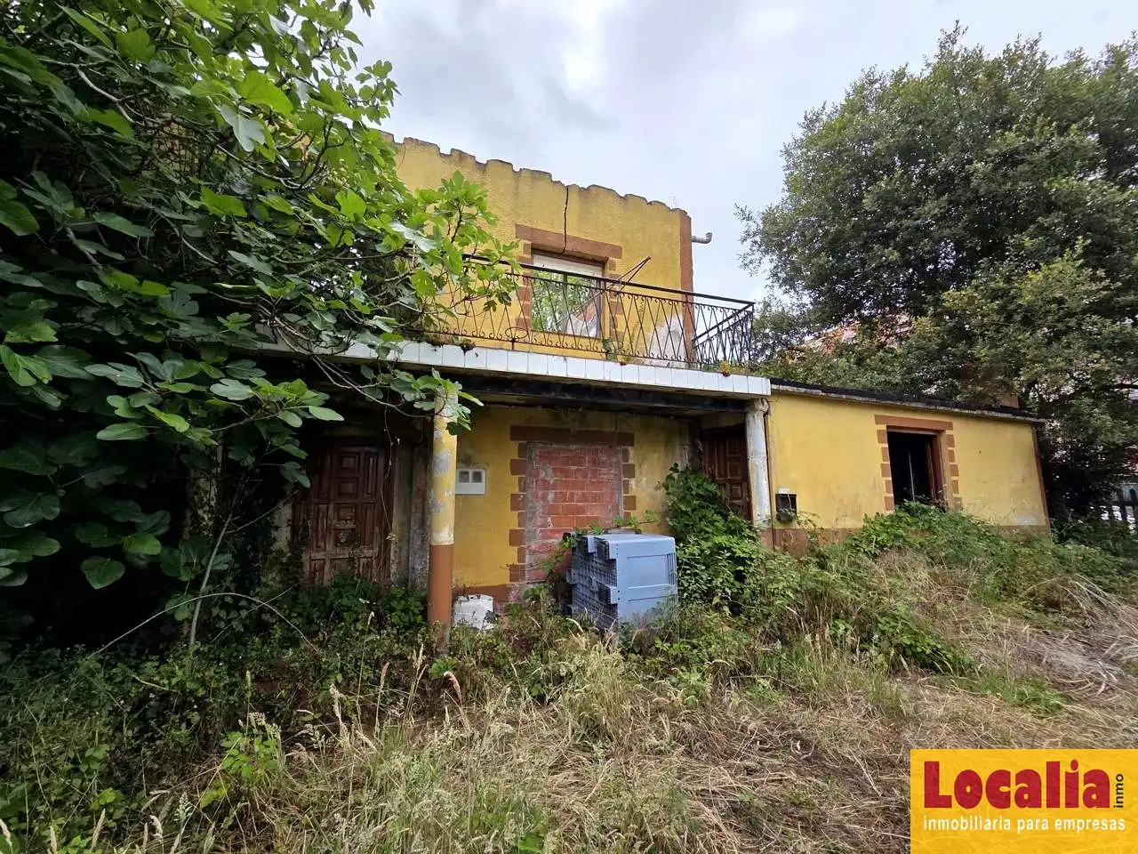 Vista exterior de Residencial en venta en Laredo