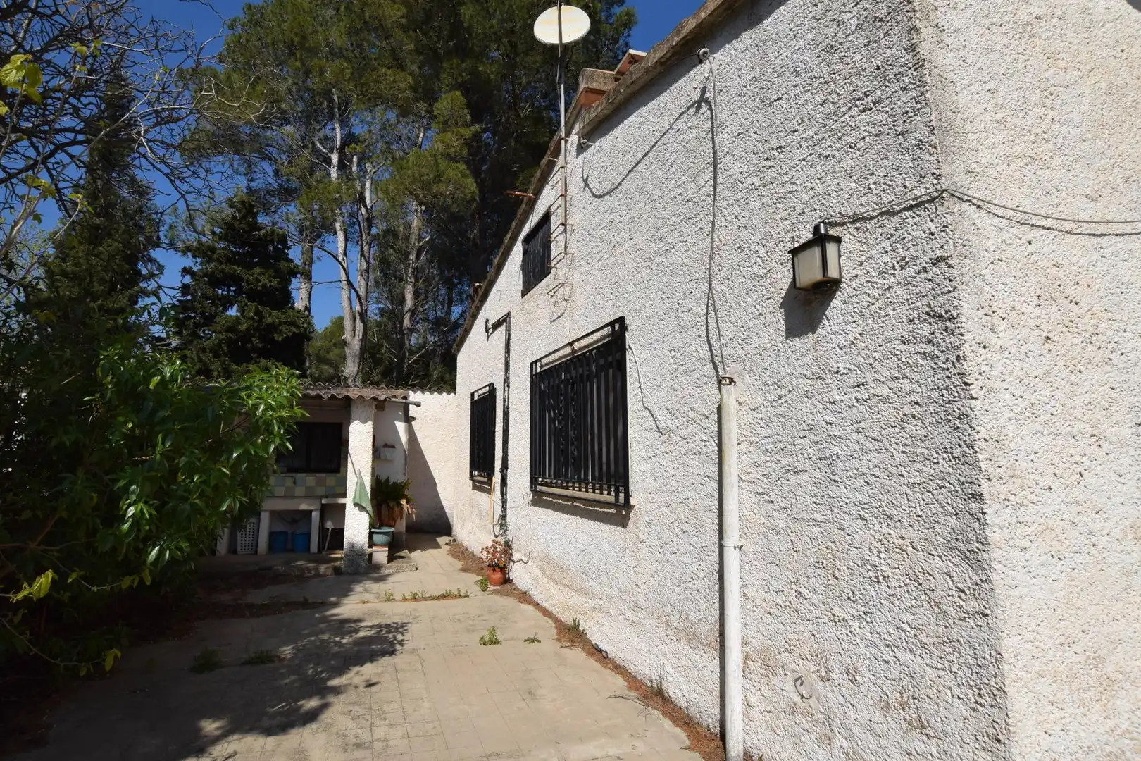 Vista exterior de Casa o xalet en venda en Alfara de Carles amb Terrassa, Traster i Piscina