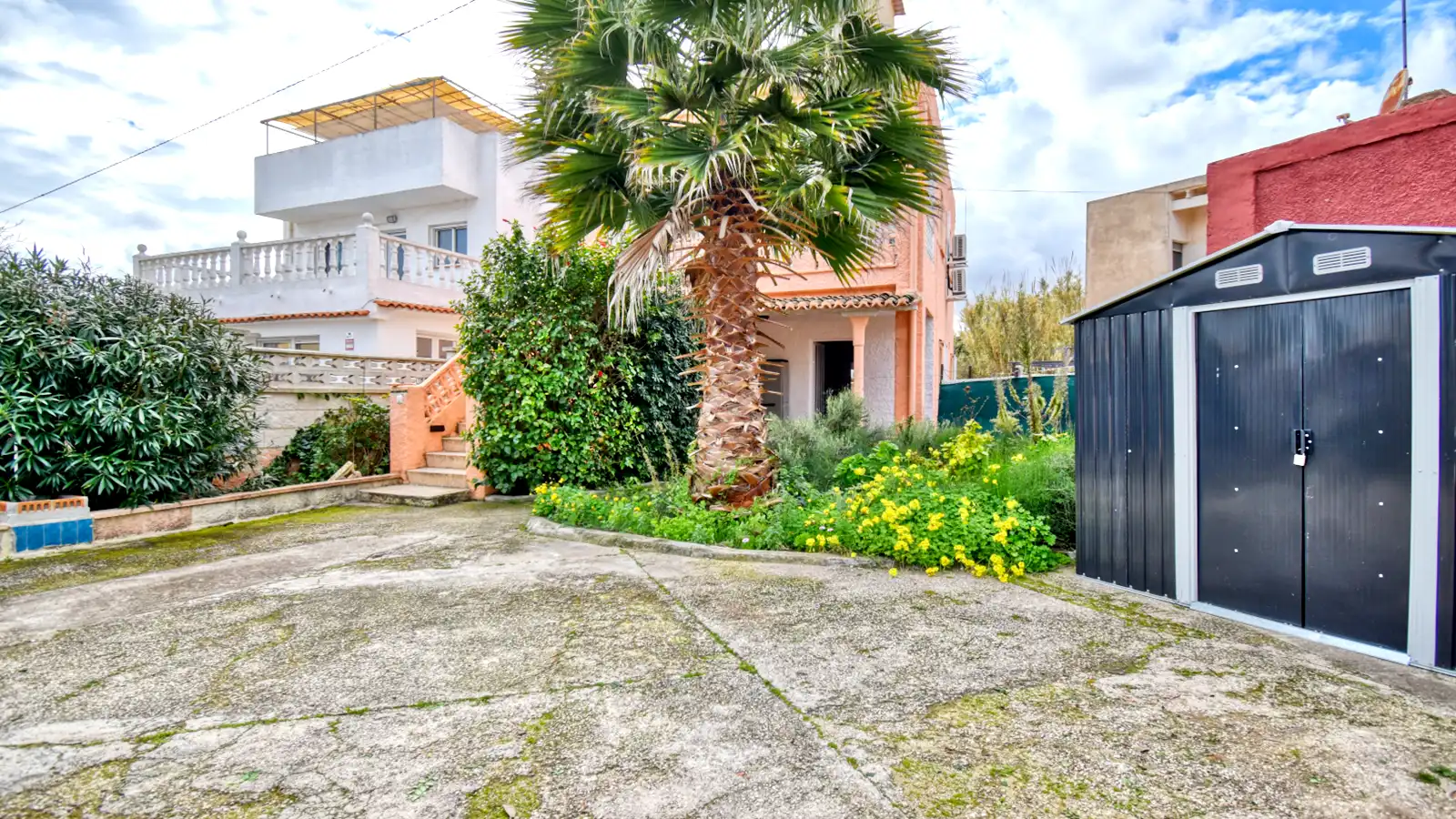 Außenansicht von Haus oder Chalet zum Verkauf in Gandia mit Klimaanlage, Heizung und Privatgarten