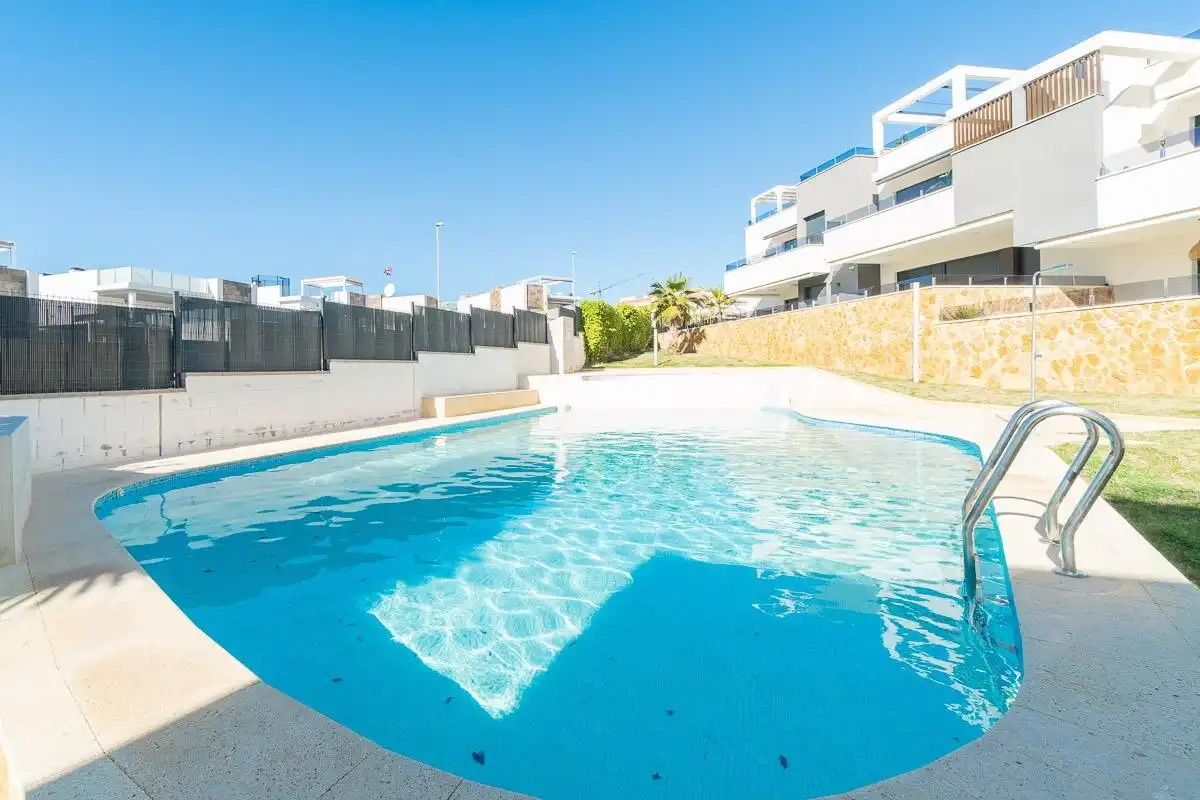 Piscina de Àtic en venda en Orihuela amb Aire condicionat, Terrassa i Traster