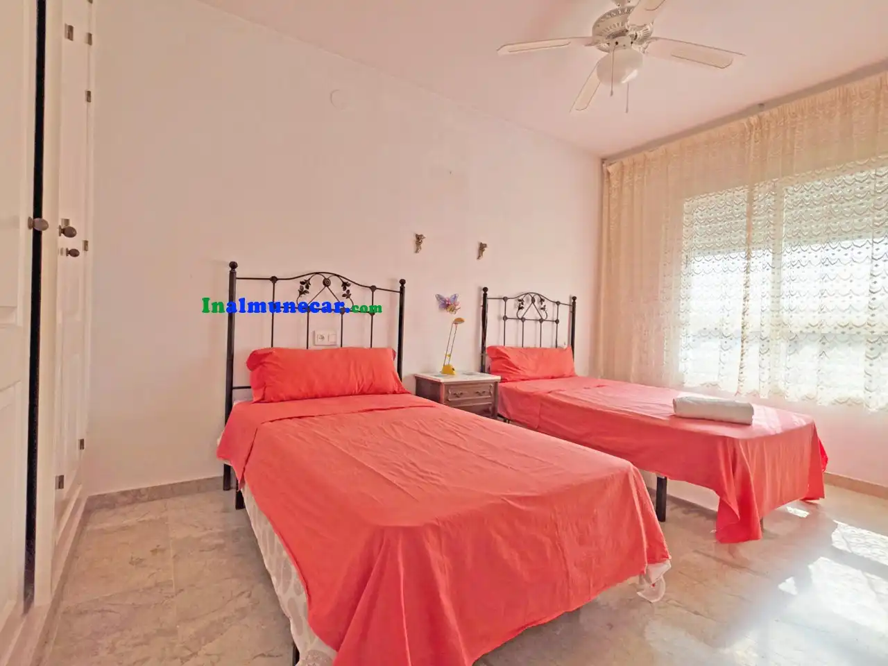 Habitación de Piso de alquiler en Almuñécar con Terraza y Piscina