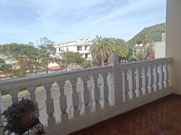 Casa con balcone in vendita a Calle Manzano