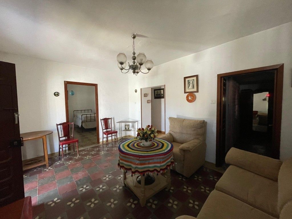 Sala d'estar de Finca rústica en venda en Cútar amb Terrassa i Moblat