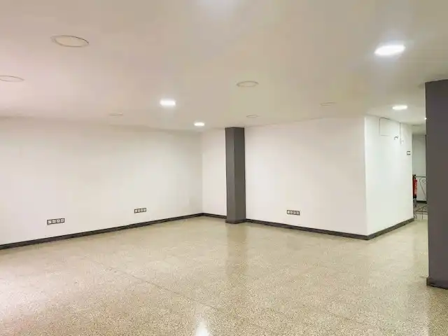 Business premises for sale in Carrer de la Independència, imagen 8