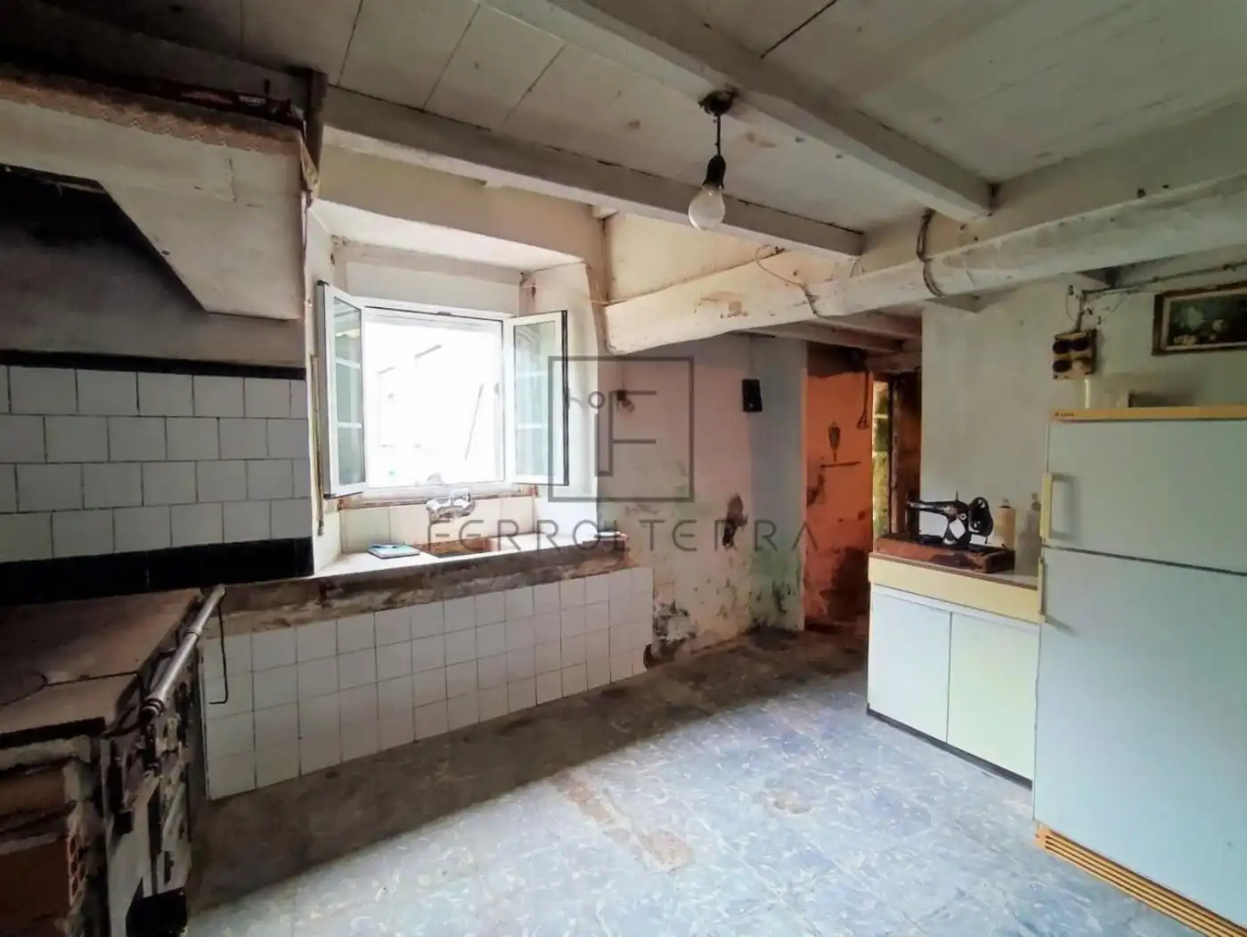 Cuina de Casa o xalet en venda en Ferrol amb Jardí privat i Traster