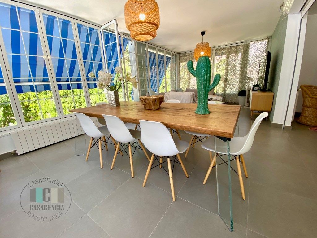 Menjador de Casa o xalet en venda en Benicasim / Benicàssim amb Aire condicionat, Calefacció i Jardí privat