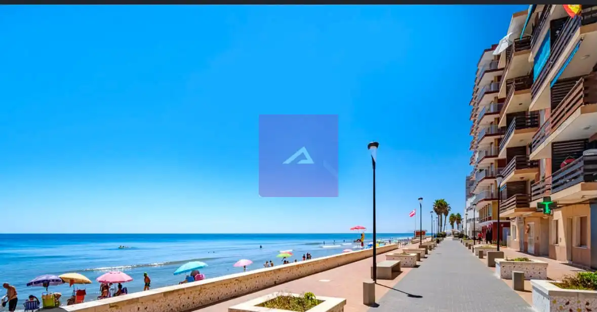 Apartament amb terrassa en venda a Carrer Riu Sénia, imagen 2