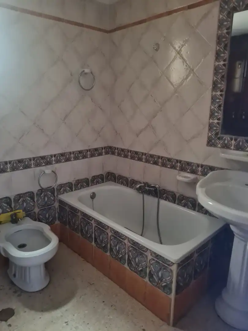 Baño de Piso en venta en Cantillana con Terraza y Balcón