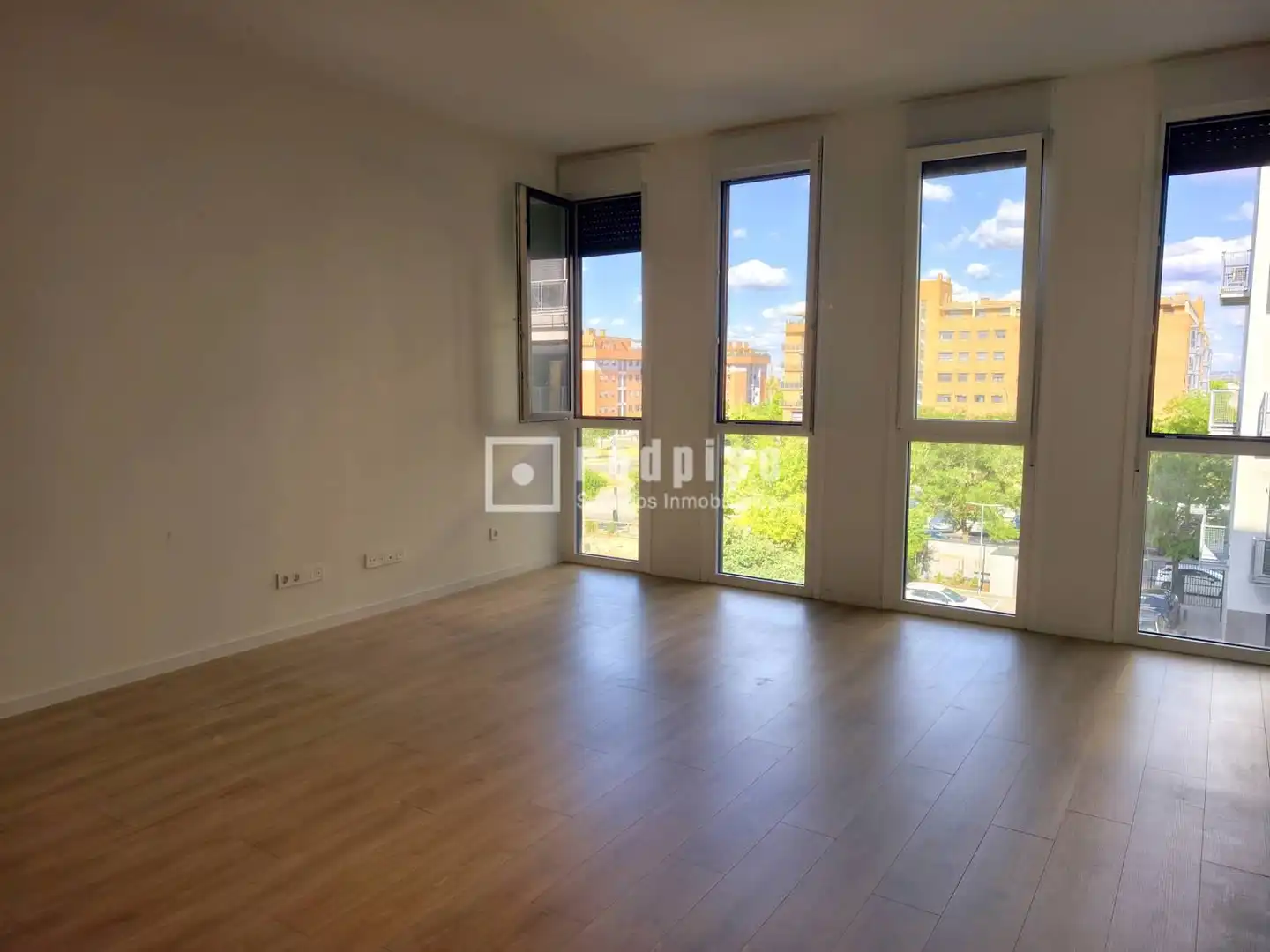 Dormitori de Loft de lloguer en  Madrid Capital amb Aire condicionat, Jardí privat i Piscina