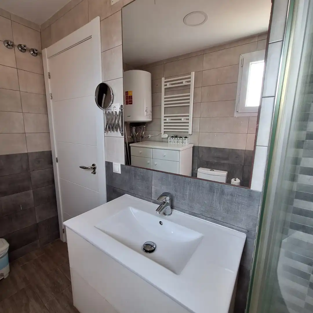 Baño de Apartamento en venta en La Manga del Mar Menor con Aire acondicionado