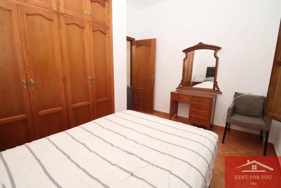Dormitori de Casa o xalet de lloguer en Alozaina amb Aire condicionat, Jardí privat i Piscina