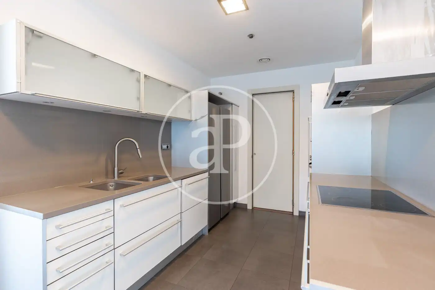Cocina de Piso en venta en Barcelona con Aire acondicionado, Calefacción y Terraza