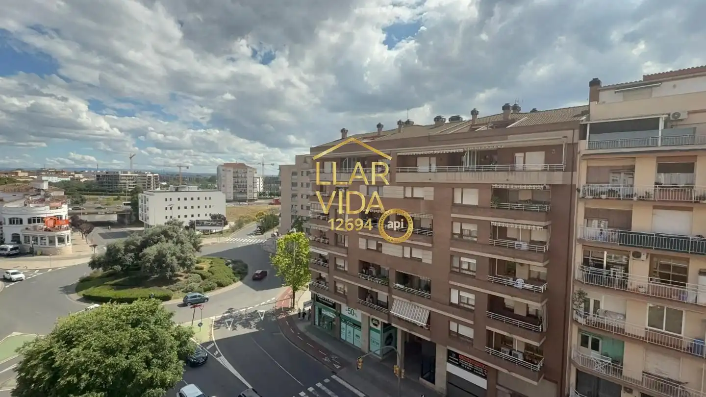 Vista exterior de Pis en venda en Lleida amb Calefacció, Parquet i Balcó