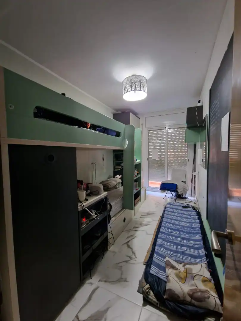 Habitación de Piso en venta en Badalona con Trastero, Horno y Balcón