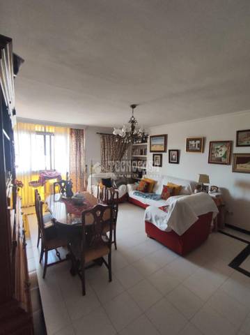 Piso en Venta en Parque Ayala - Jardín de la Abadía - Huelín