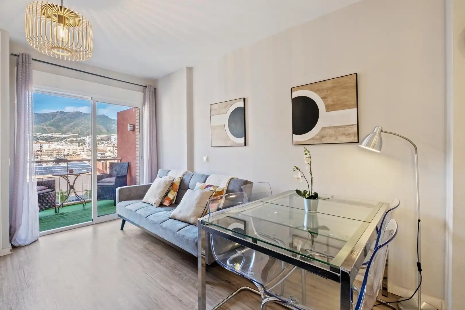 Sala d'estar de Estudi en venda en Benalmádena amb Aire condicionat, Terrassa i Piscina comunitària