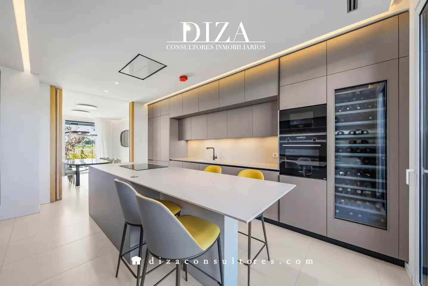 Kitchen of Duplexes for sale in Pozuelo de Alarcón  with Air Conditioner, Heating and Private garden