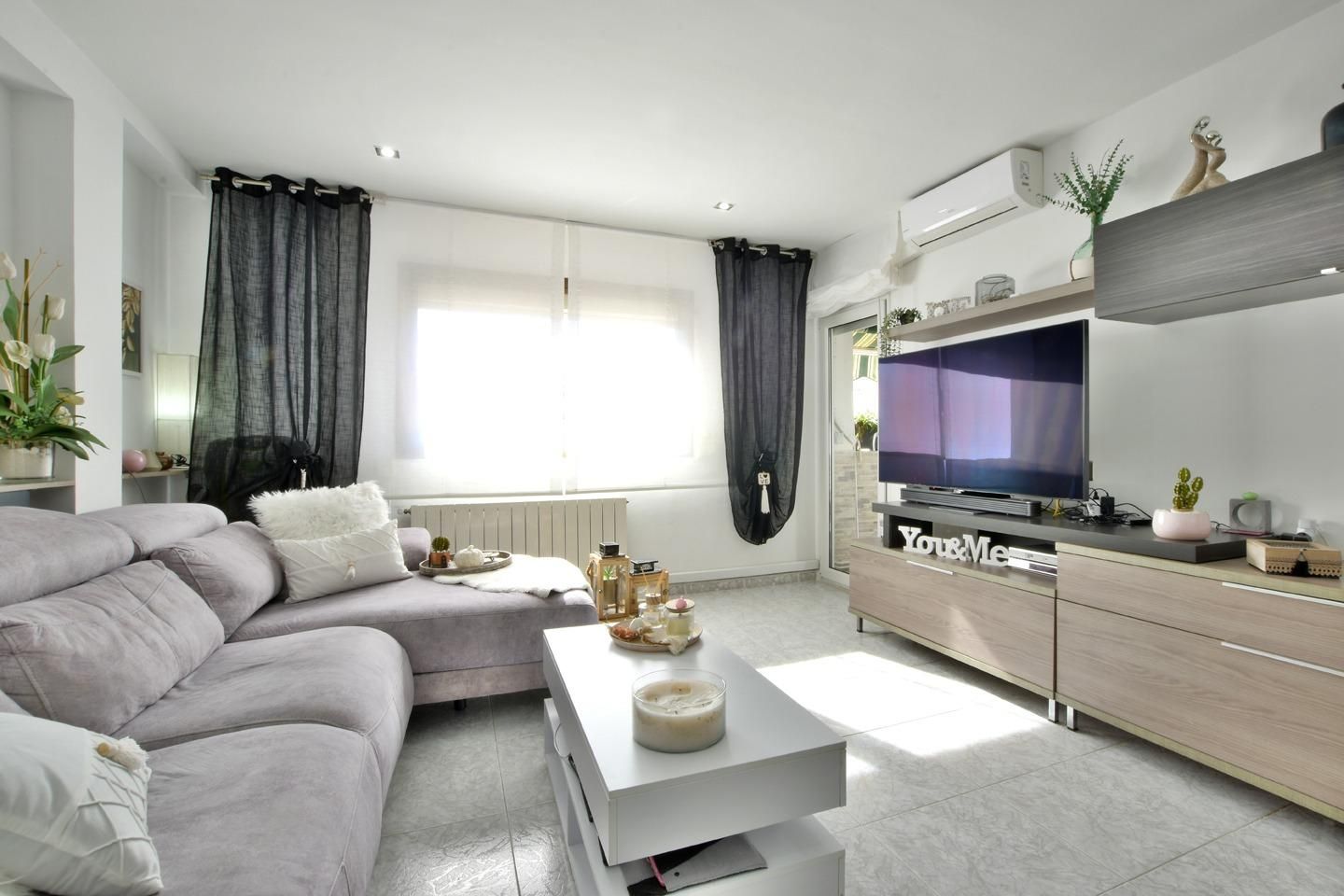 Sala d'estar de Pis en venda en Montcada i Reixac amb Aire condicionat, Calefacció i Balcó