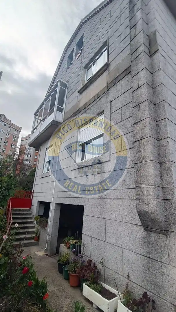 Vista exterior de Casa o chalet en venta en Vigo  con Calefacción y Amueblado