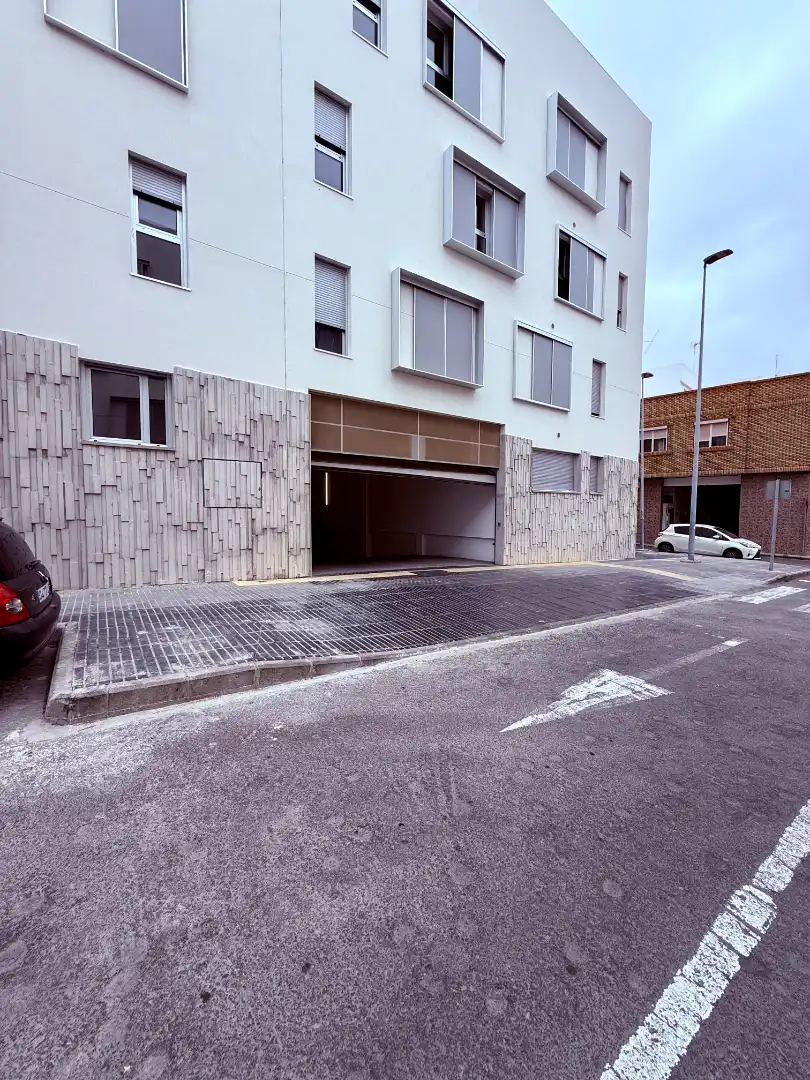 Parking de Piso de alquiler en Las Palmas de Gran Canaria con Terraza, Trastero y Piscina