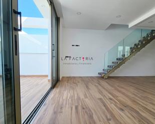 Sala d'estar de Dúplex en venda en Santiago del Teide amb Aire condicionat, Terrassa i Traster