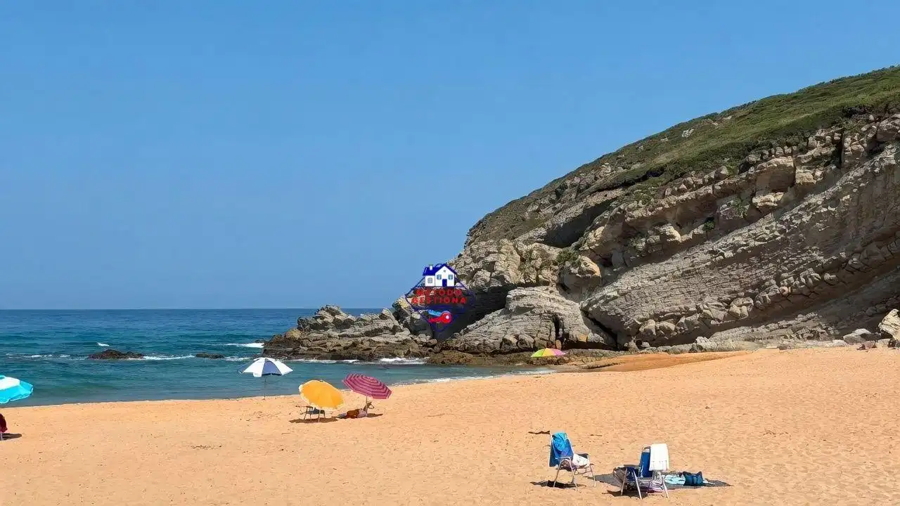 Vista exterior de Casa o xalet en venda en Suances amb Calefacció, Jardí privat i Terrassa
