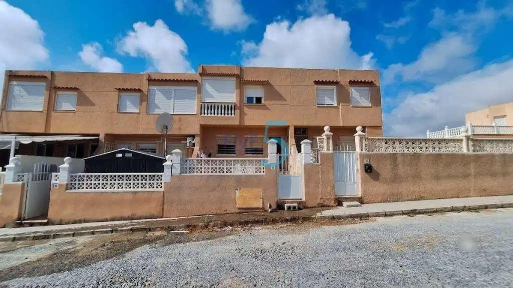 Vista exterior de Pis en venda en Santa Pola amb Terrassa i Balcó