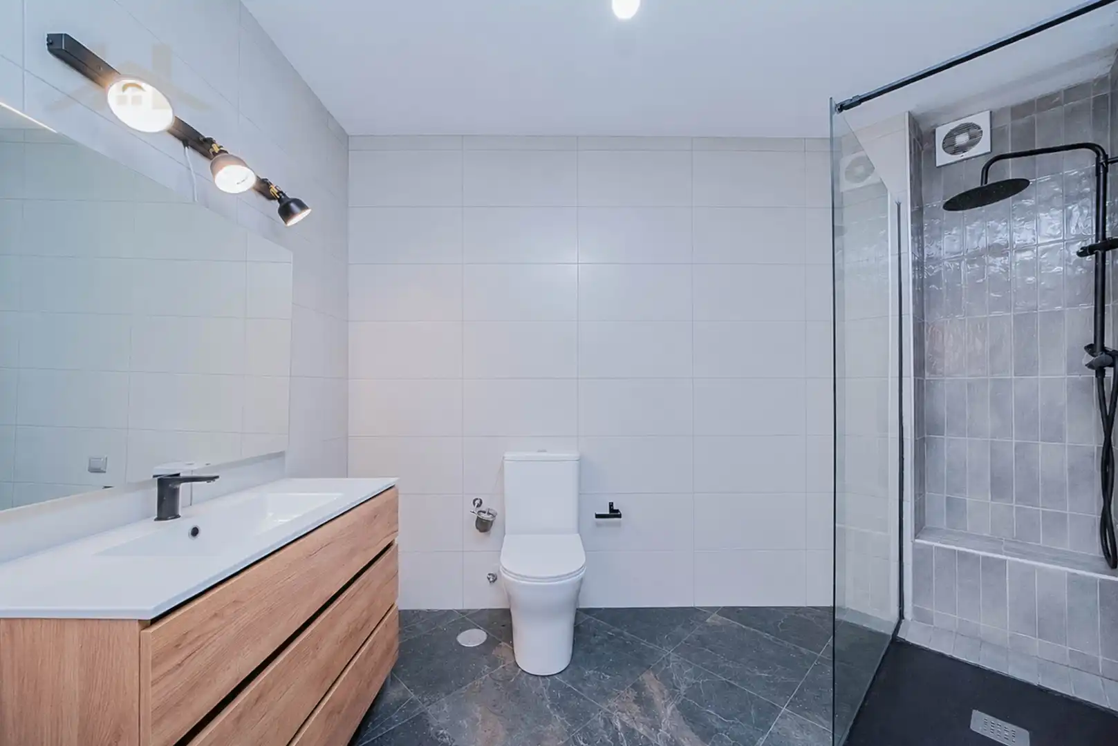 Baño de Piso en venta en Cadalso de los Vidrios con Aire acondicionado y Calefacción
